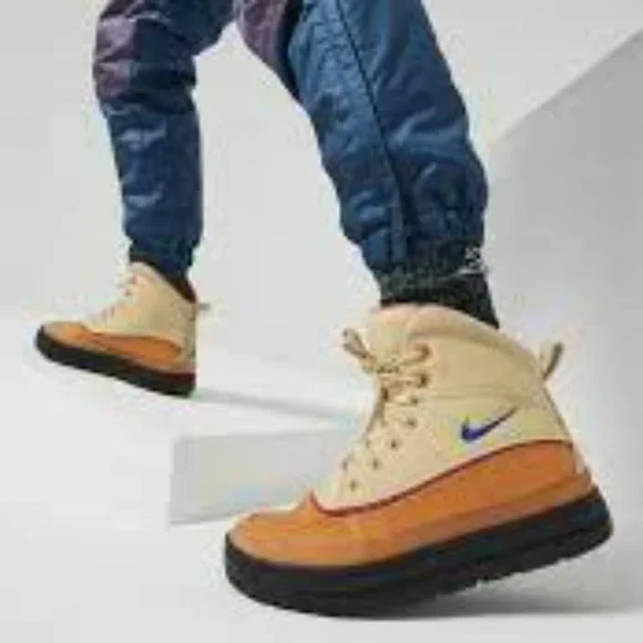 Nike Woodside 2 High (GS). Brand New. Big Kids Size: 5.5y - 7y. - Picture 3 of 11
